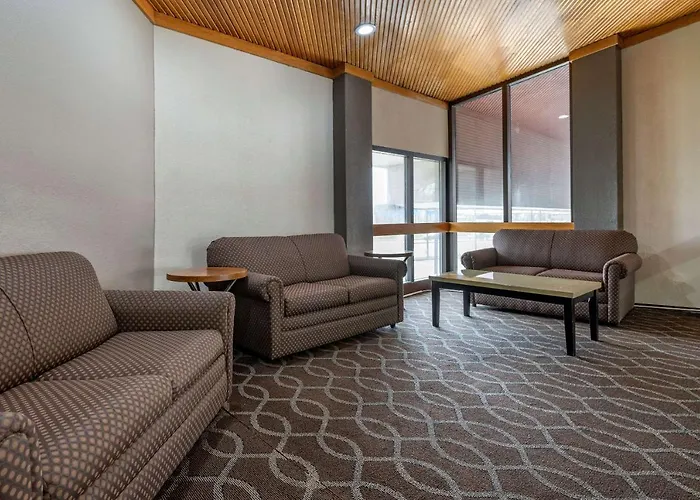 Econo Lodge Inn&Suites
